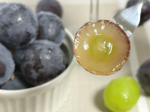 種がなく食べやすいピオーネの断面